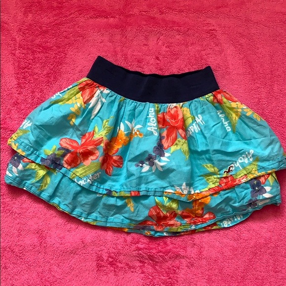 Hollister Dresses & Skirts - Floral skirt